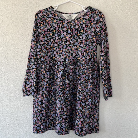 Kids Size 4T-5T Bundle! 6 items(3 tops and 3 dresses) all exactly as pictured! - Picture 4 of 7